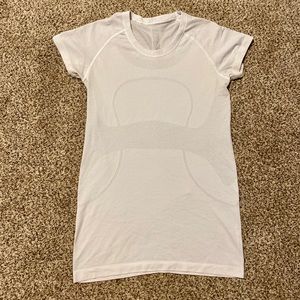 Lululemon white swifty tech